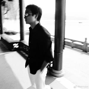 我蹭蹭下面好爽受不了了
